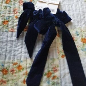 Deep Navy Blue Crushed Velvet Scrunchie w/Bow 2 Pc Set #34407 Scunci